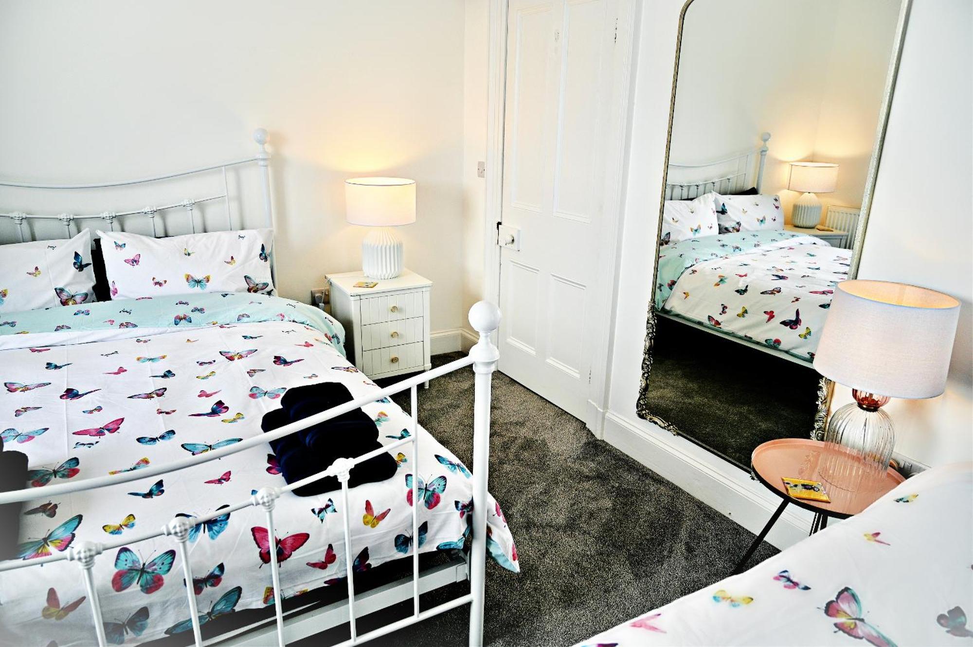 Porthmadog, Sleeps 11, 5 Bedrooms, 5 Bathrooms, Mountain Views Exterior photo