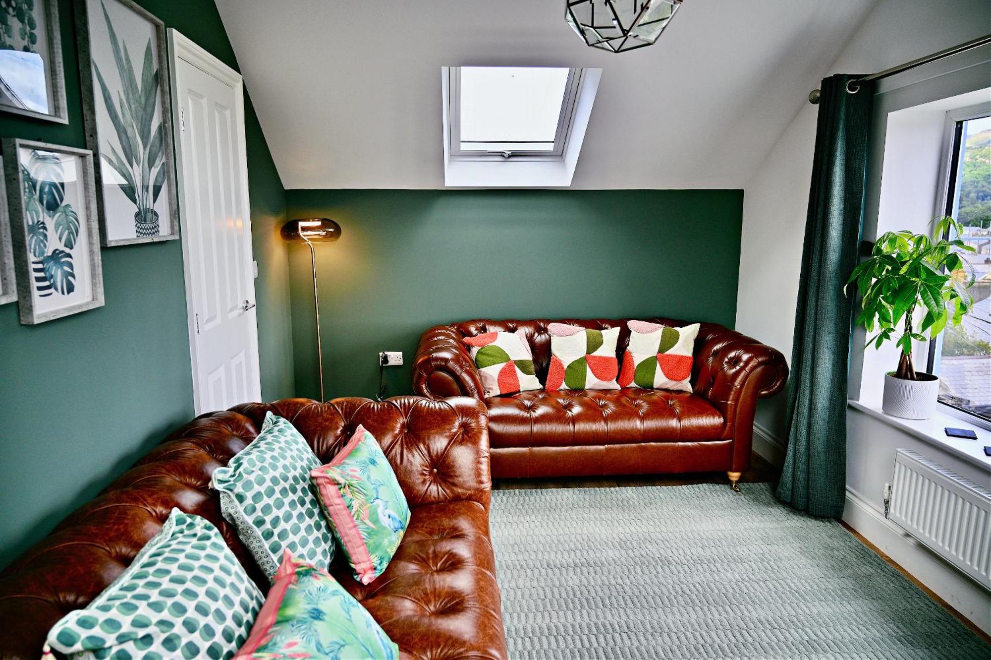 Porthmadog, Sleeps 11, 5 Bedrooms, 5 Bathrooms, Mountain Views Exterior photo
