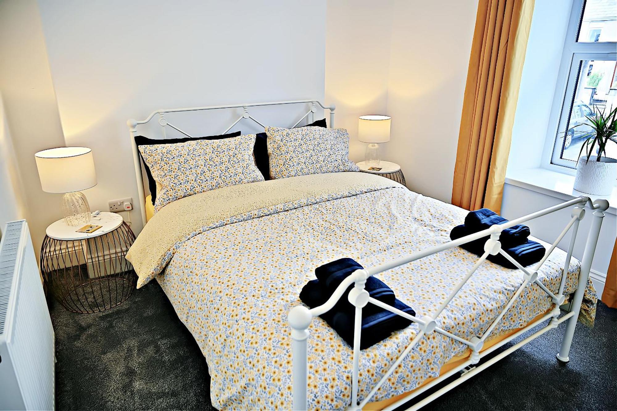 Porthmadog, Sleeps 11, 5 Bedrooms, 5 Bathrooms, Mountain Views Exterior photo